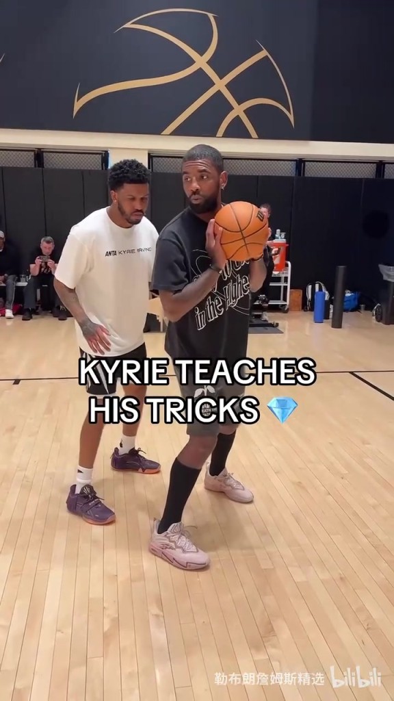 小腿确实变细了!欧文开始接手训练营教导小球员! 小腿确实变细了!欧文开始接手训练营教导小球员!